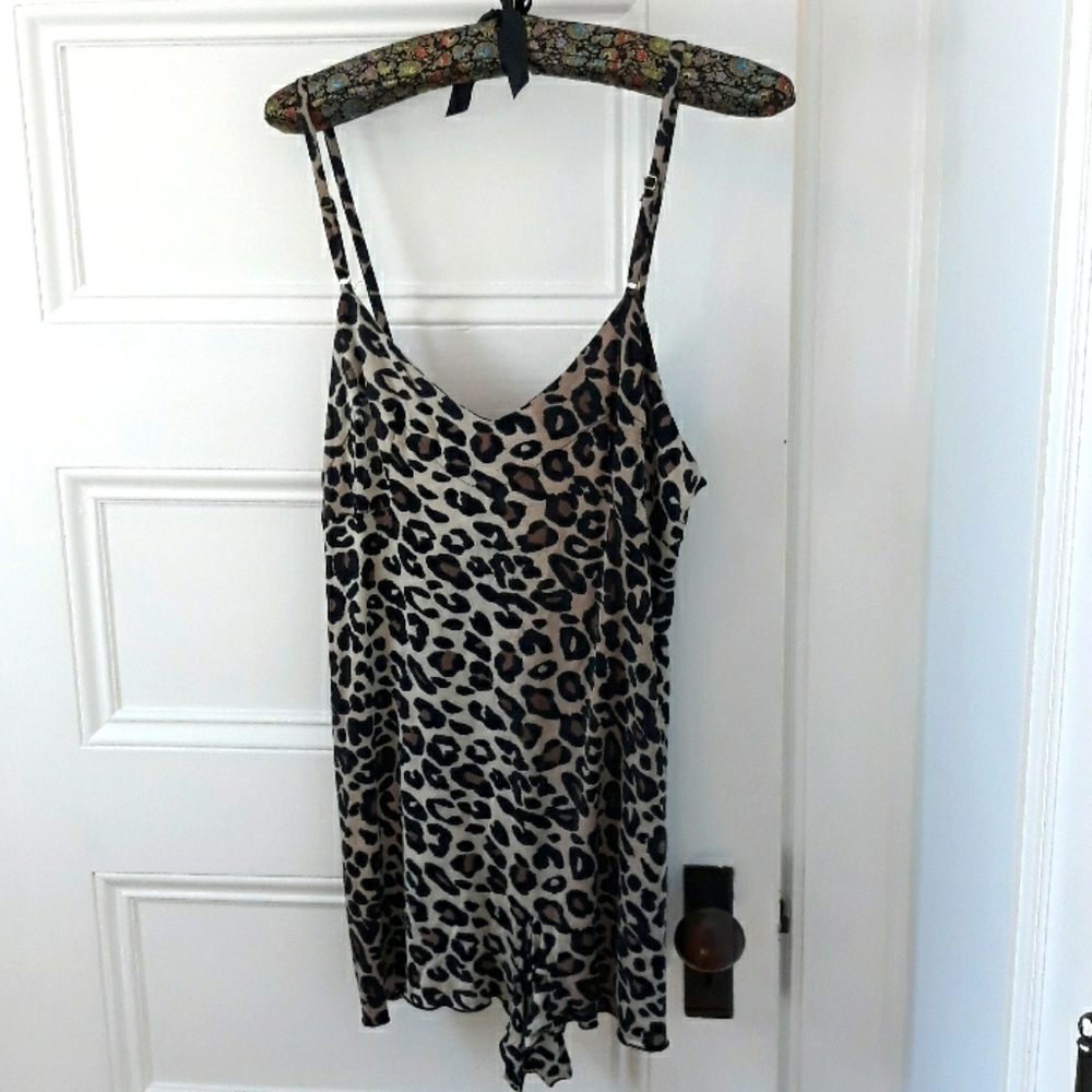 🇺🇸 Dollhouse Betty vintage inspired silk romper leopard print M